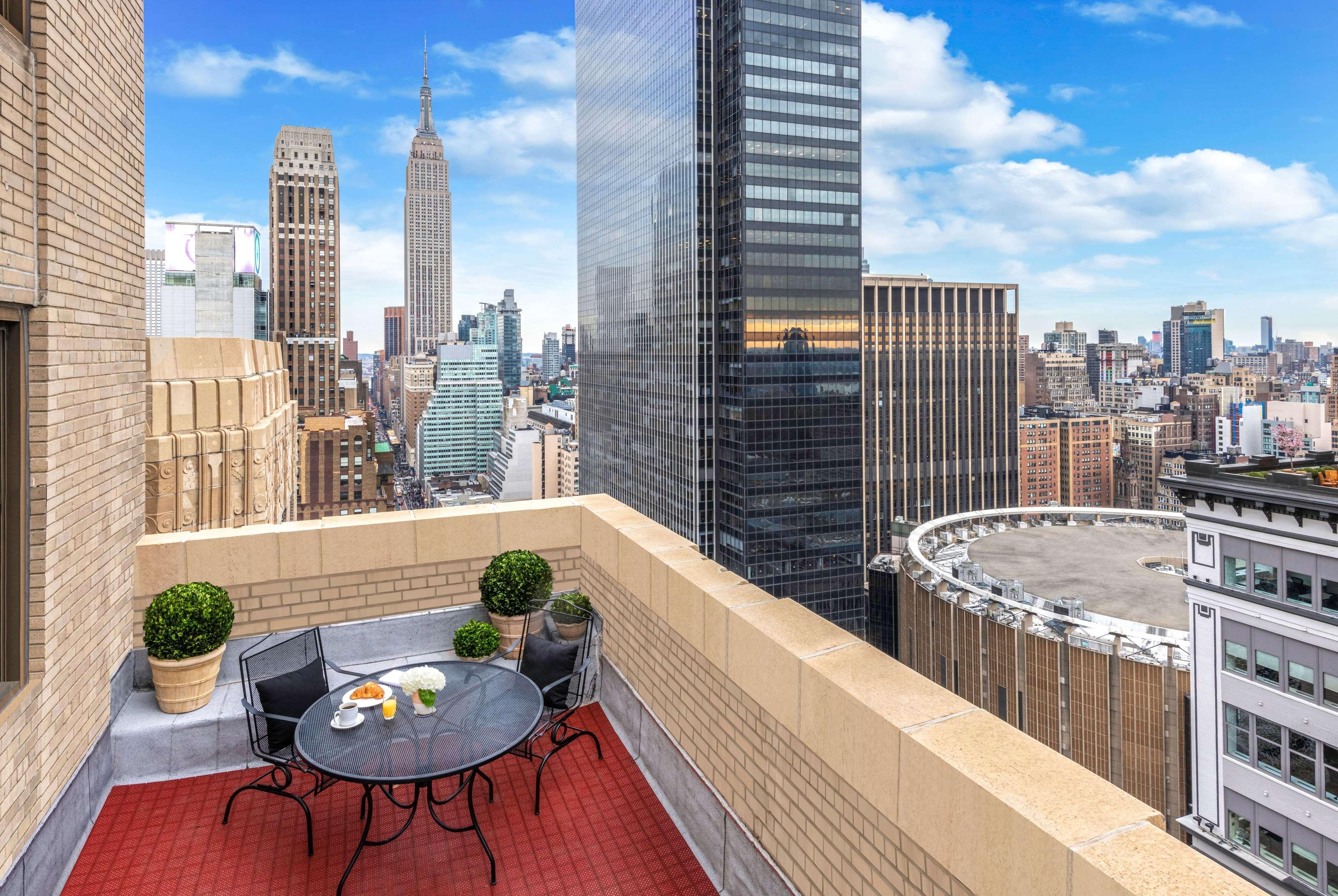 The New Yorker Hotel Esterno foto The view from the 30th floor of the Trump Tower