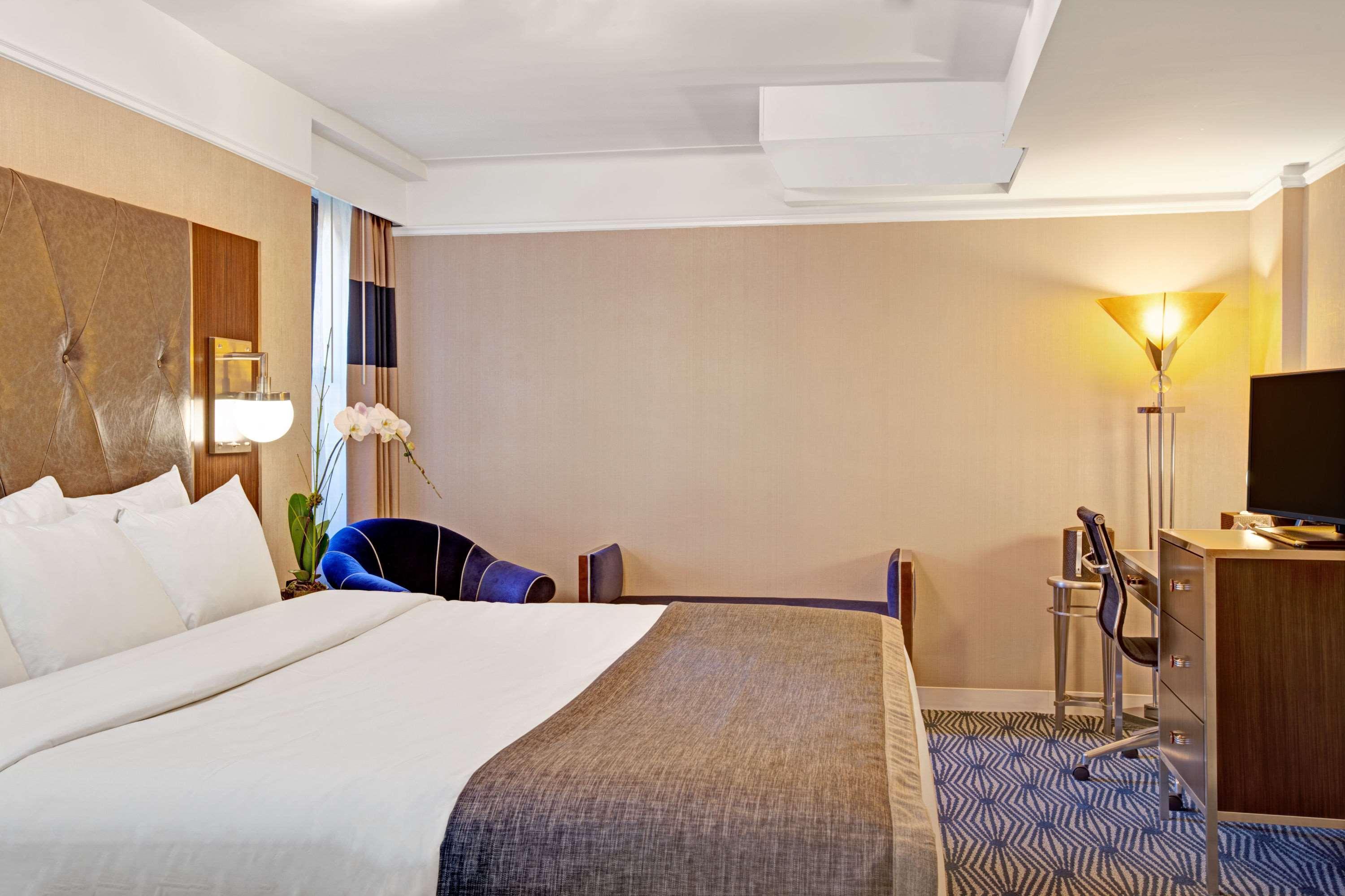 The New Yorker Hotel Esterno foto A room at the hotel