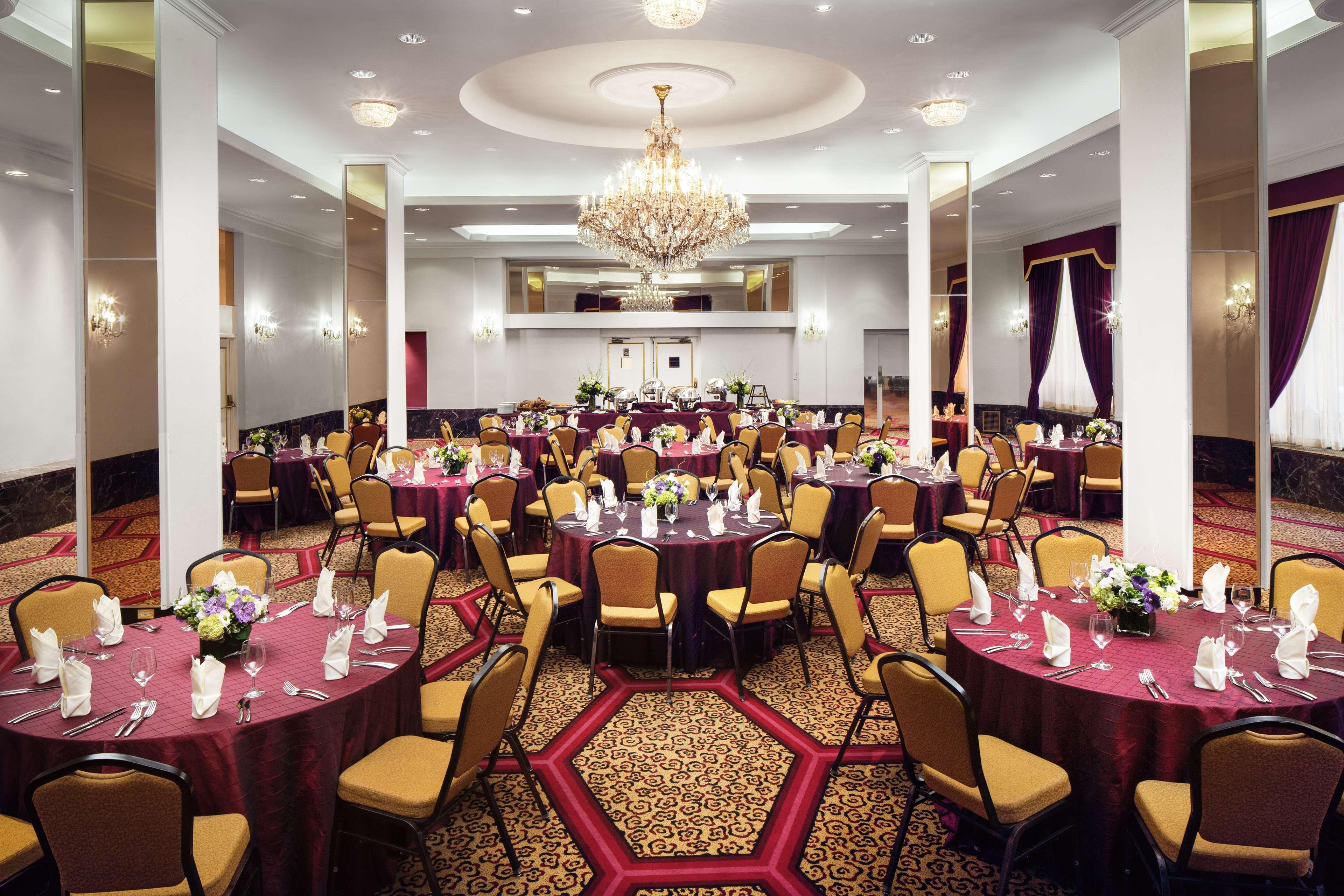 The New Yorker Hotel Esterno foto The ballroom at the hotel