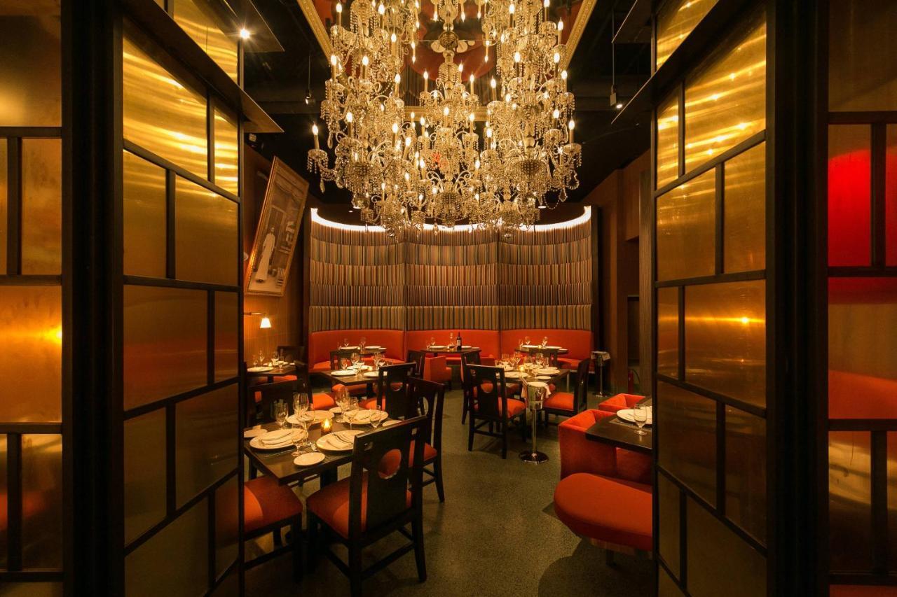 The New Yorker Hotel Esterno foto Interior of the restaurant
